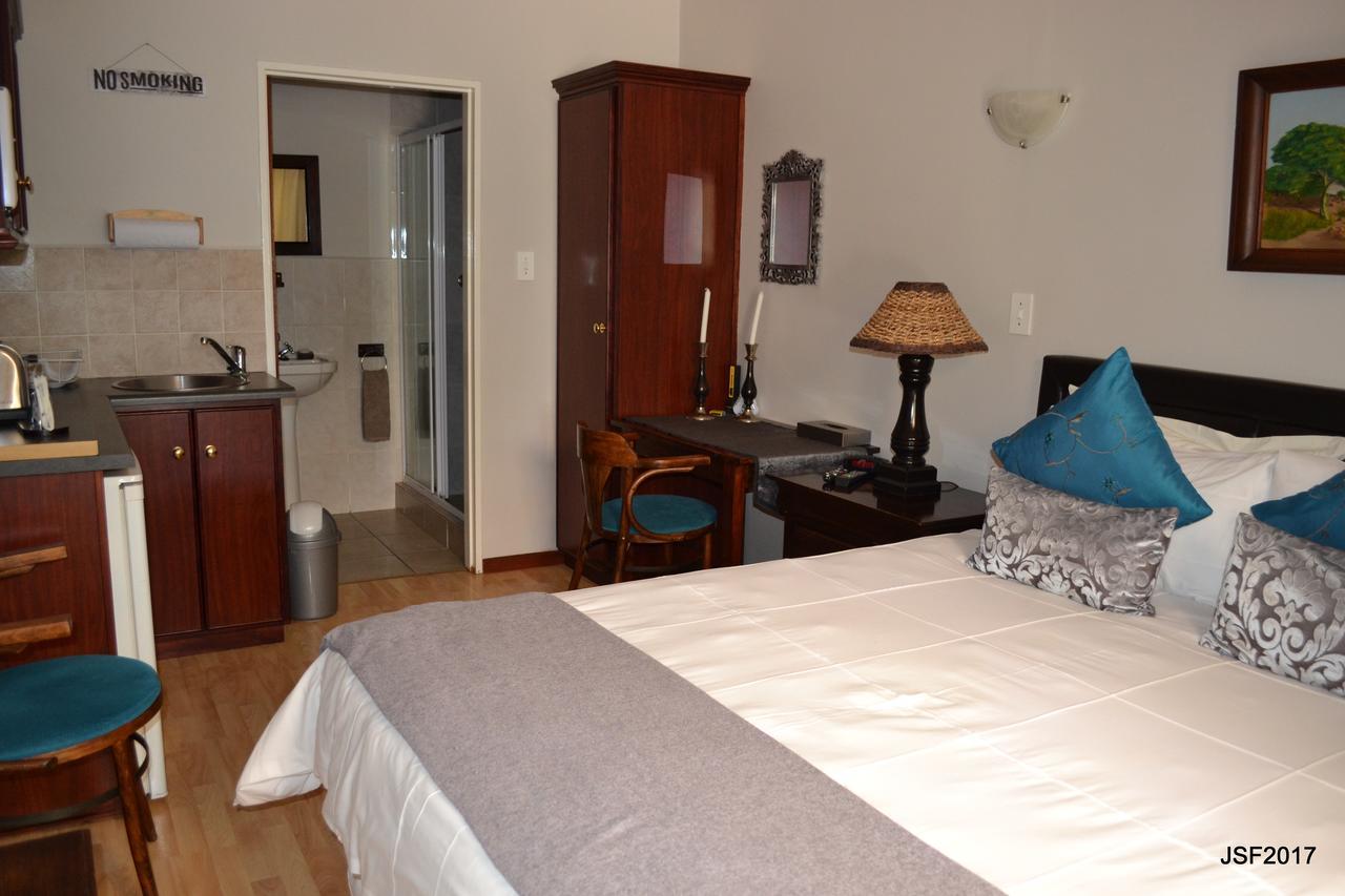 La Paix Guesthouse โบฟอร์ตเวสต์ ภายนอก รูปภาพ