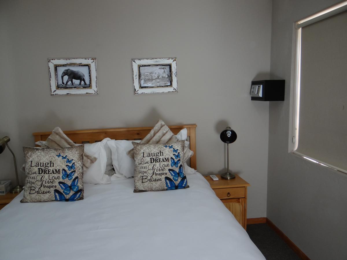 La Paix Guesthouse โบฟอร์ตเวสต์ ภายนอก รูปภาพ