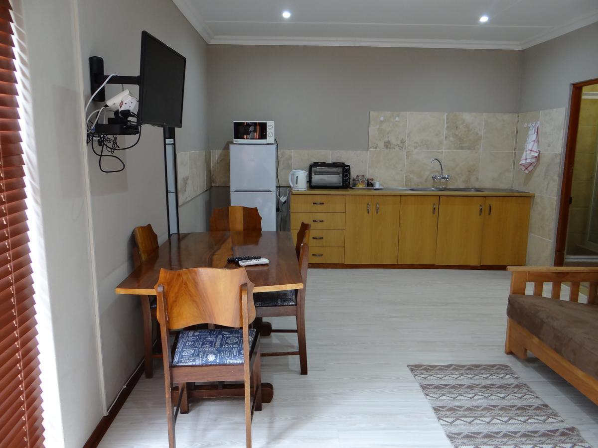 La Paix Guesthouse โบฟอร์ตเวสต์ ภายนอก รูปภาพ
