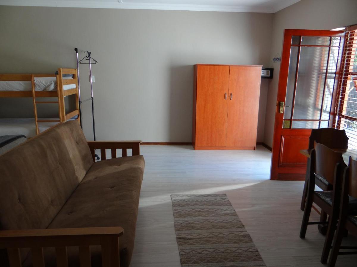 La Paix Guesthouse โบฟอร์ตเวสต์ ภายนอก รูปภาพ