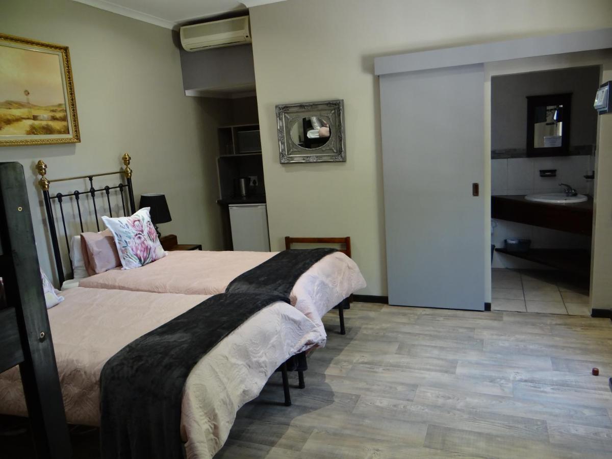 La Paix Guesthouse โบฟอร์ตเวสต์ ภายนอก รูปภาพ