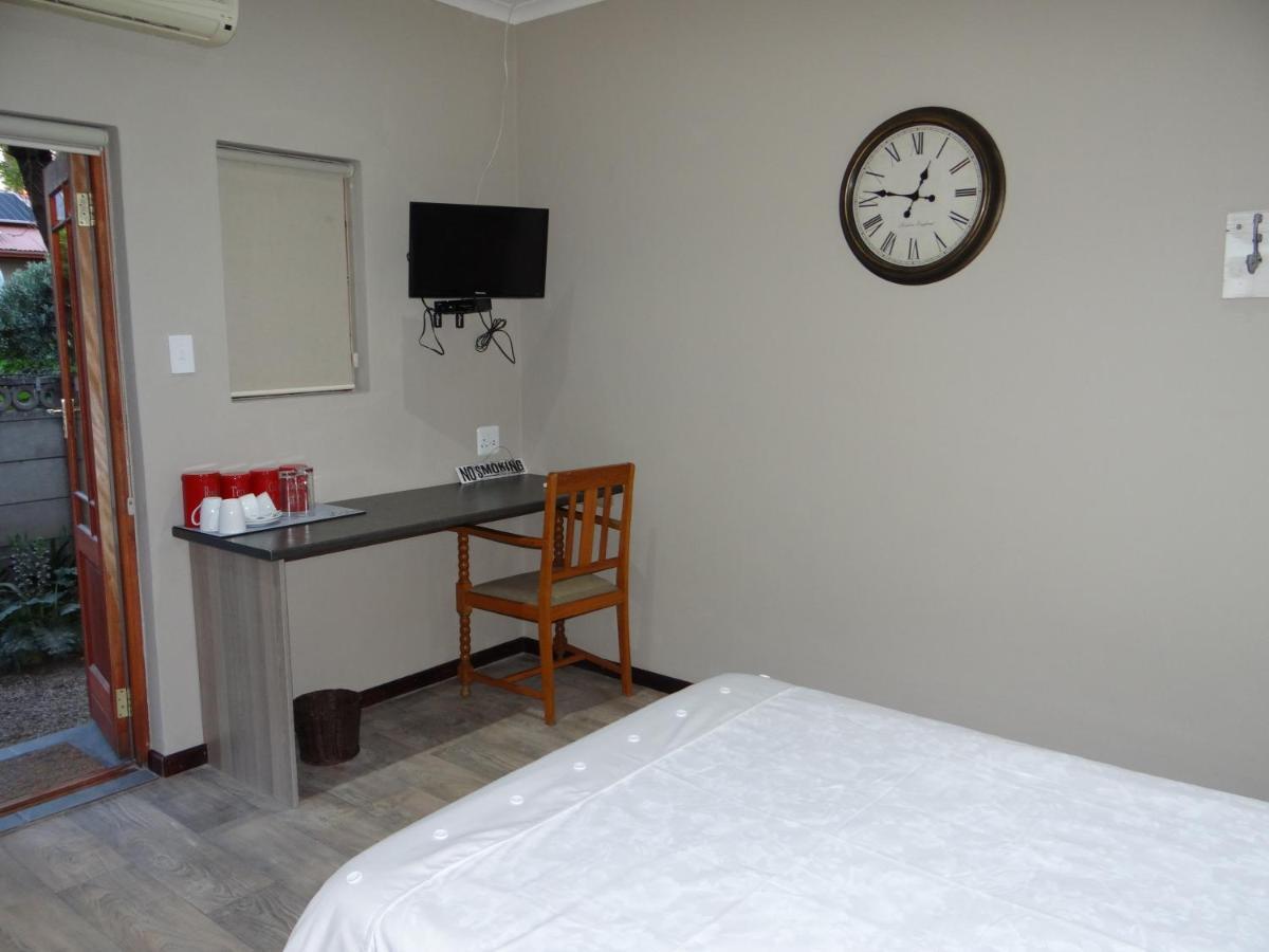 La Paix Guesthouse โบฟอร์ตเวสต์ ภายนอก รูปภาพ