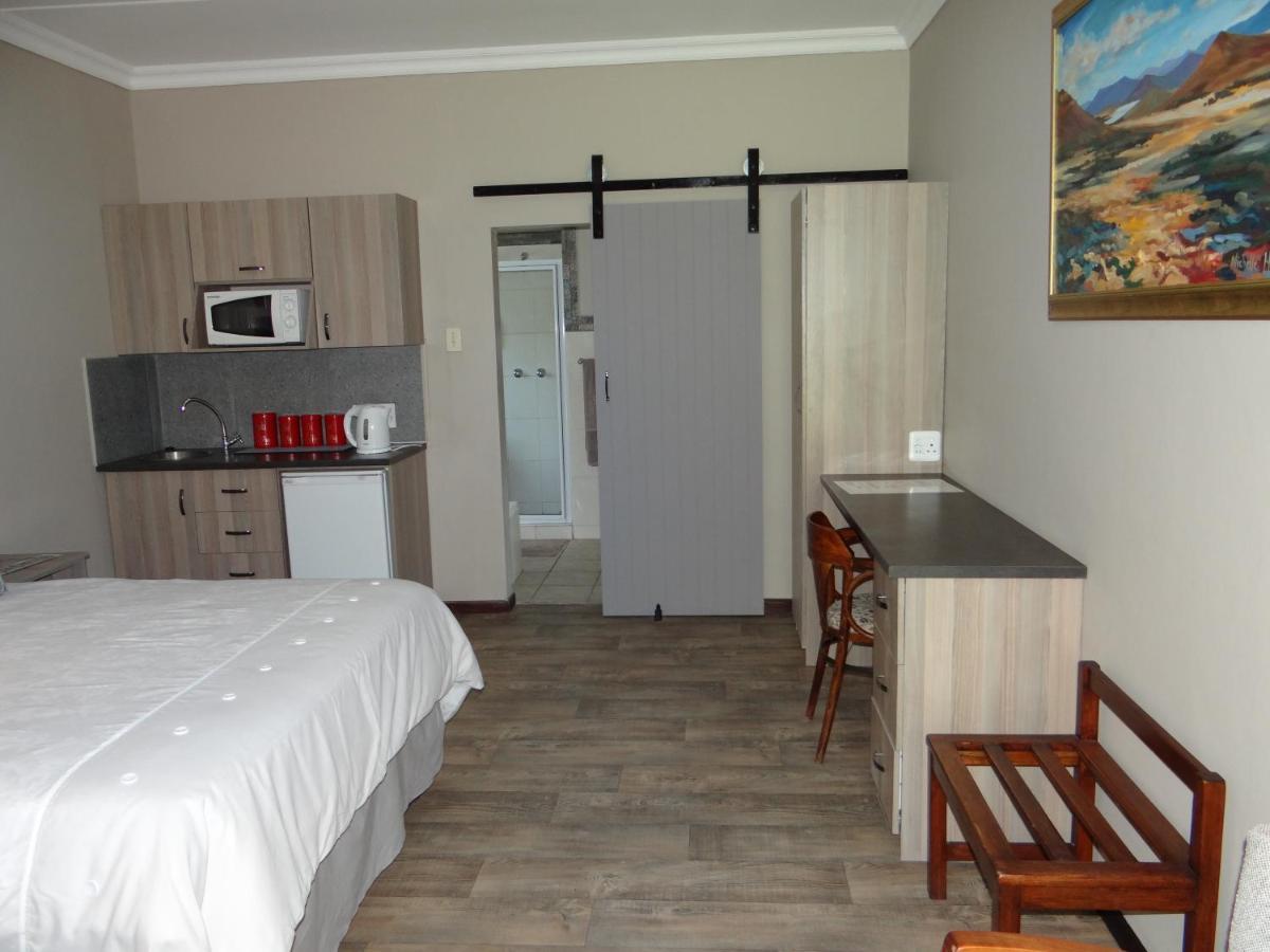La Paix Guesthouse โบฟอร์ตเวสต์ ภายนอก รูปภาพ