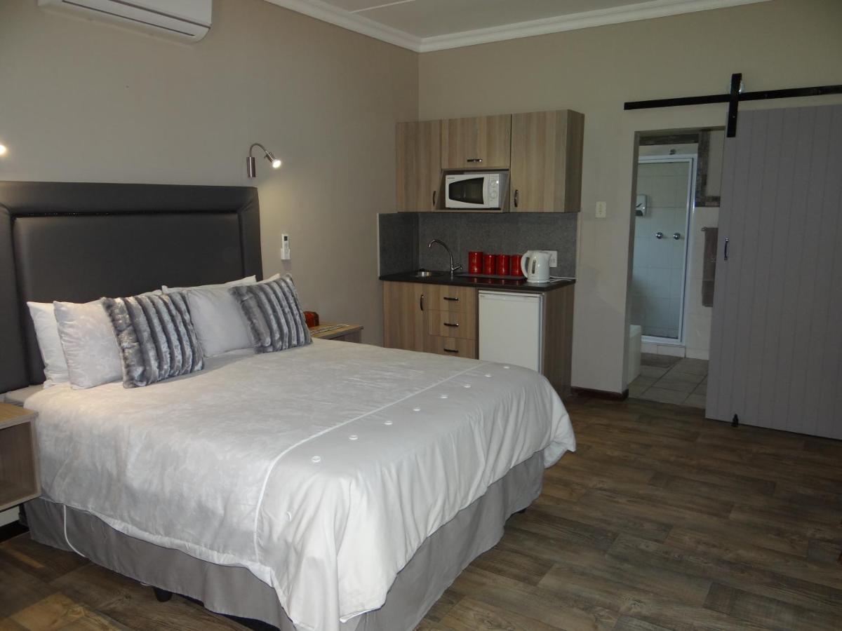 La Paix Guesthouse โบฟอร์ตเวสต์ ภายนอก รูปภาพ