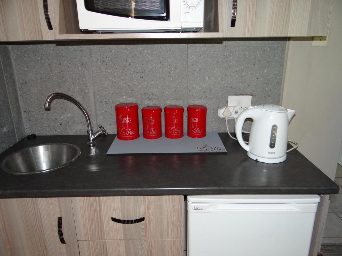 La Paix Guesthouse โบฟอร์ตเวสต์ ภายนอก รูปภาพ