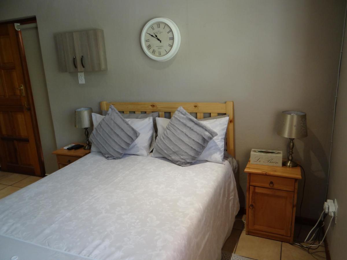 La Paix Guesthouse โบฟอร์ตเวสต์ ภายนอก รูปภาพ