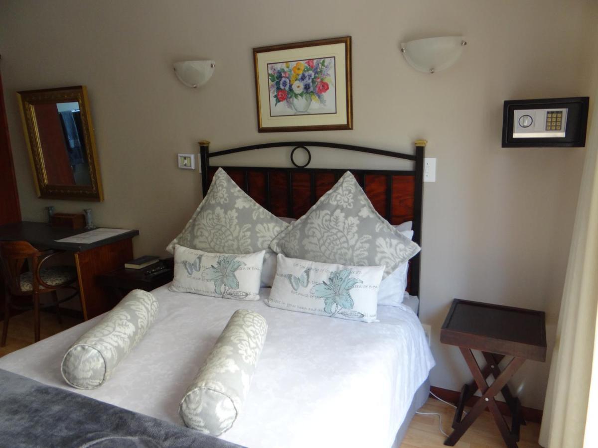 La Paix Guesthouse โบฟอร์ตเวสต์ ภายนอก รูปภาพ