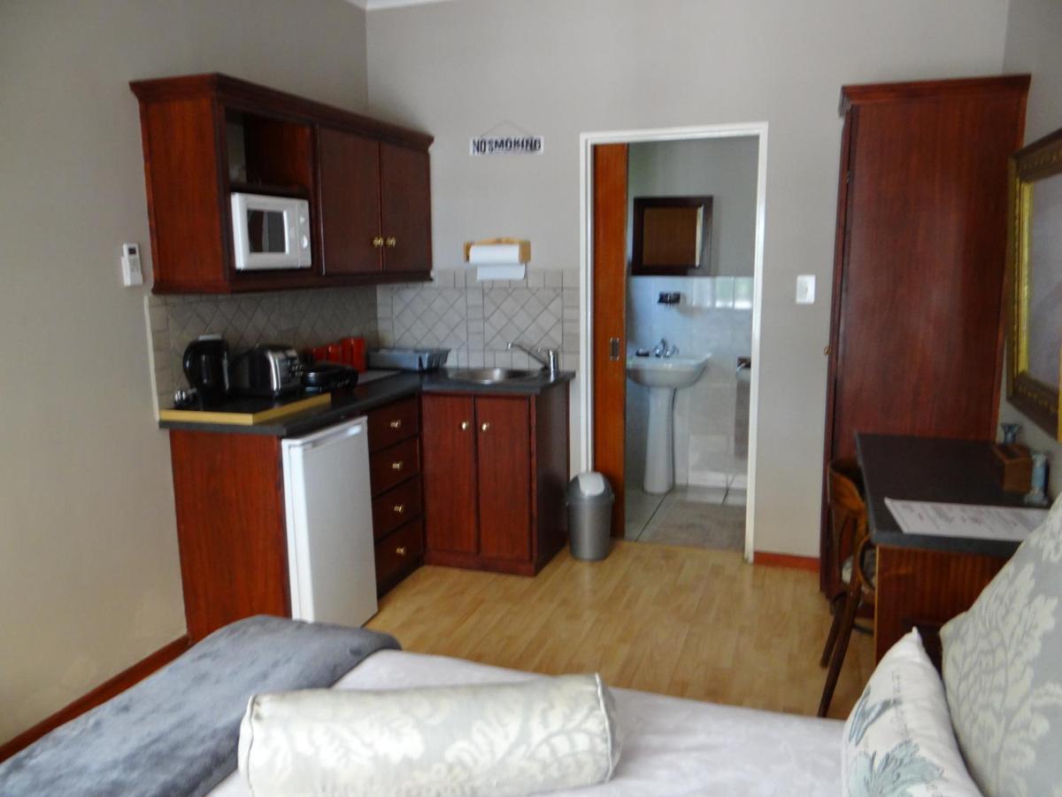 La Paix Guesthouse โบฟอร์ตเวสต์ ภายนอก รูปภาพ