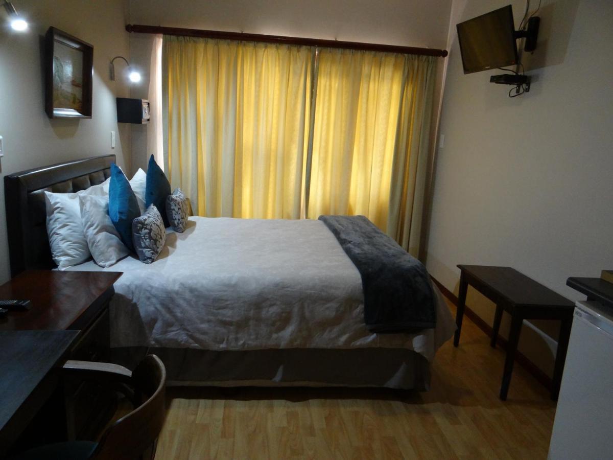 La Paix Guesthouse โบฟอร์ตเวสต์ ภายนอก รูปภาพ