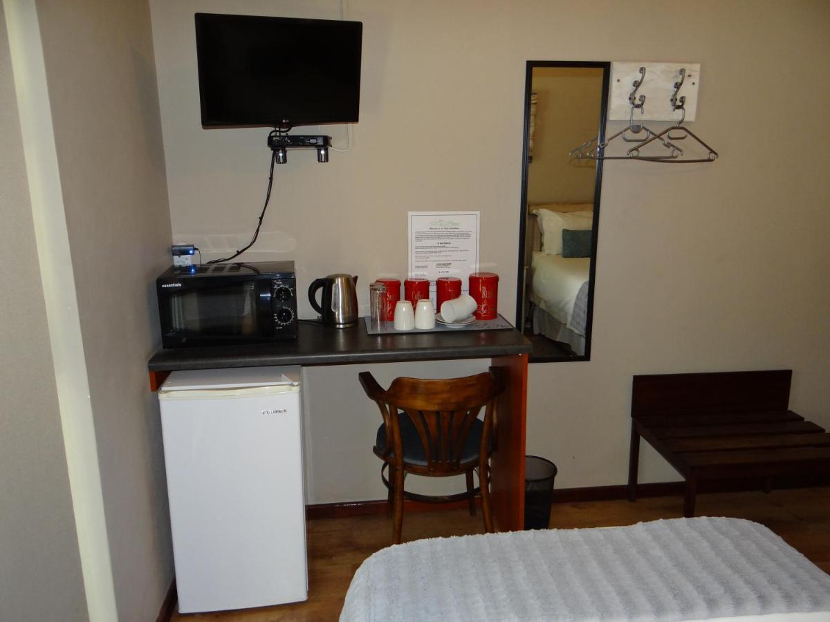 La Paix Guesthouse โบฟอร์ตเวสต์ ภายนอก รูปภาพ
